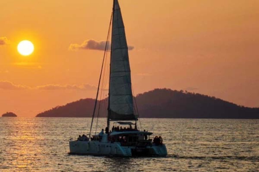เหมาลำเรือยอร์ช Sunset Trip Private